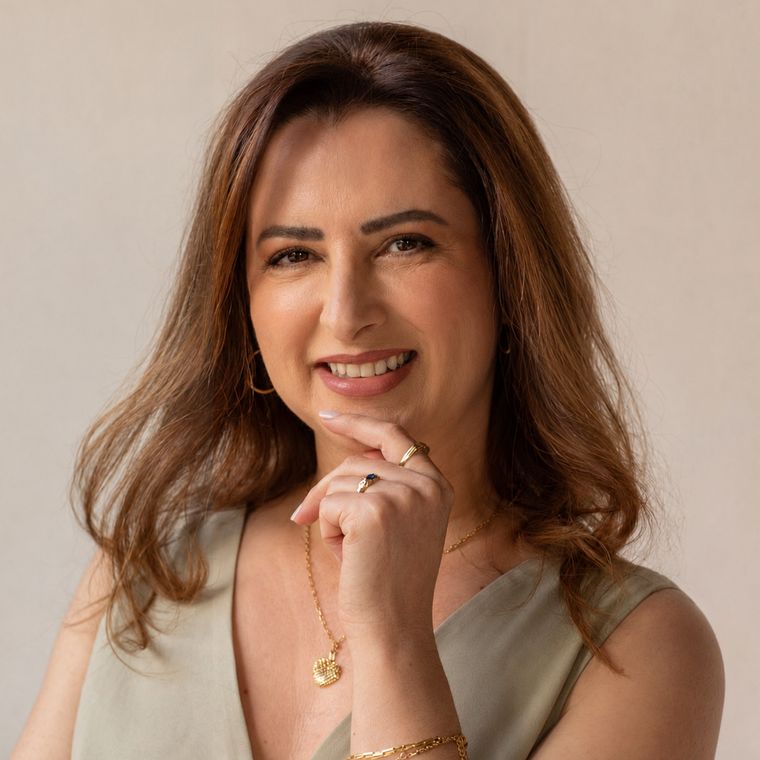 Marilene dos Santos em retrato aproximado.